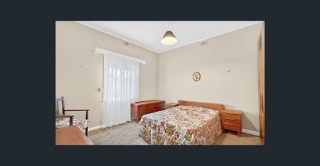 Coastal Living in the Heart of Victor Harbor – 2-Bedroom Home Close to Beaches - Photo 2