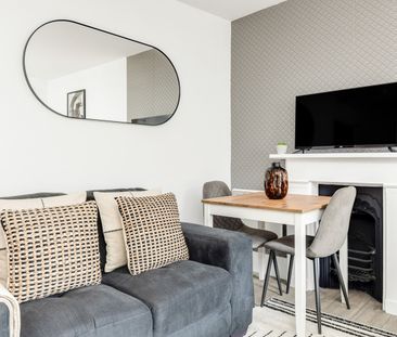 Studio Flat, Leinster Gardens, W2 - Photo 3