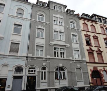 3 Zimmerwohnung in stilvollem schönen Altbau - Photo 1