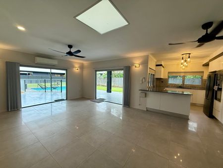 UNFURNISHED LOW-MAINTENANCE RETREAT WITH A SHED! - Photo 2