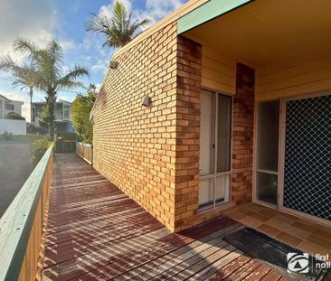 68 Dammerel Crescent, Emerald Beach - Photo 5
