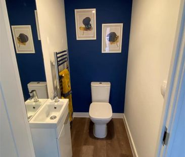 3 bedroom end of terrace house to rent - Photo 5