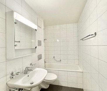 Grosszügige 2.5-Zimmer-Wohnung - Photo 2