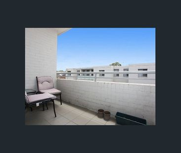 Plenty of room to move, spacious 1brm unit in a great location - Photo 6