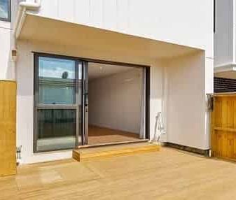 Modern 3BR Home in Papatoetoe - Photo 3