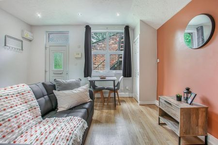 1 bedroom flat to rent - Photo 2