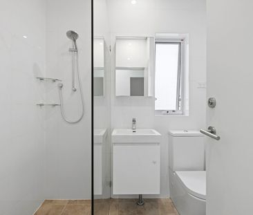 Stylish Coastal Living in the Heart of North Bondi - Photo 2