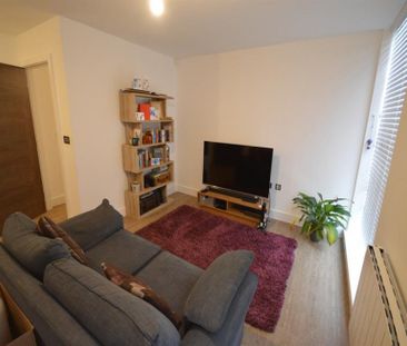 2 Bedroom Apartment To Let - Photo 1