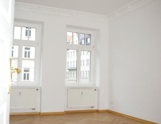 Sanierte Altbauwohnung im 3.OG mit Balkon!! - Photo 1