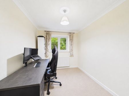 Whitecross Square, Leckhampton, Cheltenham, GL53 - Photo 3