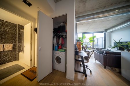 River City I Lofts 51 , #913 - Photo 2