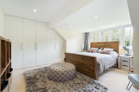 6 bedroom detached house to rent - Photo 5