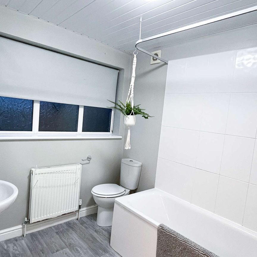 Charnwood Avenue Room 1 - Photo 1