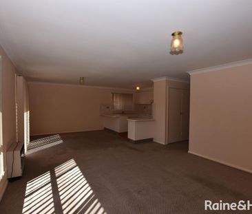 2/86 Nile Street, Orange, NSW 2800 - Photo 2