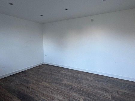 2 bedroom semi-detached house to rent - Photo 3