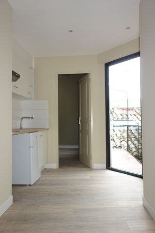 Location Appartement 2 pièces 32m² NIMES 30000 - Photo 3