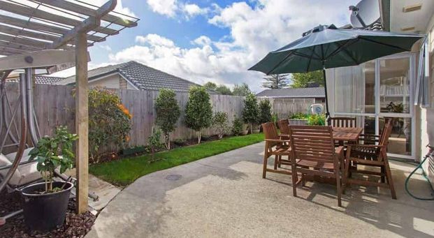 Quiet & Sunny Howick Home with Fully-fenced Garden - Photo 1