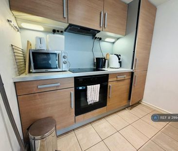 1 bedroom flat to rent - Photo 6