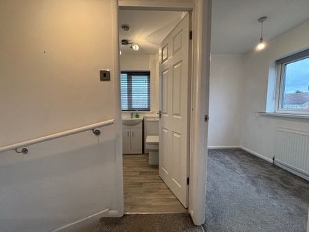 Fabric View, Chesterfield, S42 - Photo 3