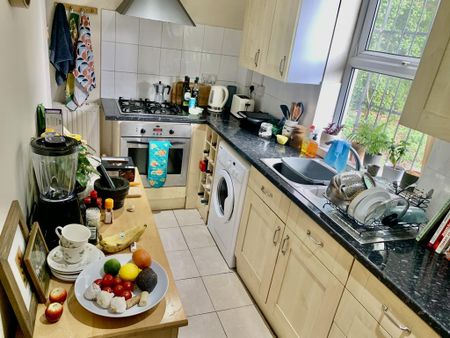 1 bedroom flat to rent - Photo 4