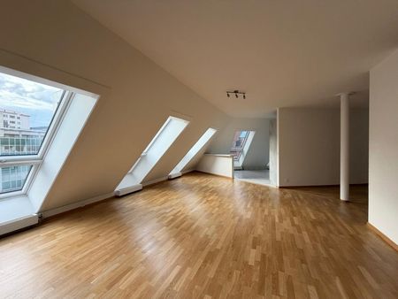 Spacieux appartement de 4.5 pièces dans “La Pyramide” à La Chaux-de-Fonds - Foto 2