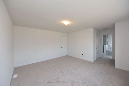 Detached Home For Lease | X8472398 - Photo 2