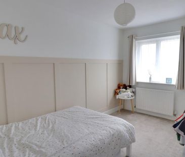 3 bedroom semi-detached house to rent - Photo 6