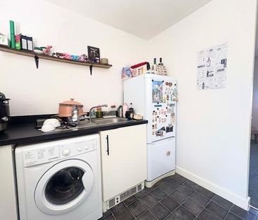 2 bedroom flat to rent - Photo 6