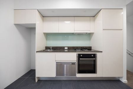 Expansive Split level living with Study - Photo 3