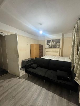 House share to rent - Photo 1