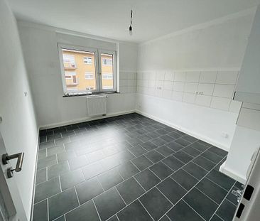 Modernisierte 3 - Zimmer-Wohnung in zentraler Lage! - Photo 3