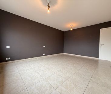 TE HUUR: Zéér ruim appartement in centrum Tielt. - Foto 1