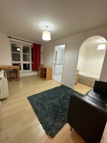 Studio Flat, Wheatsheaf Close, E14 - Photo 3