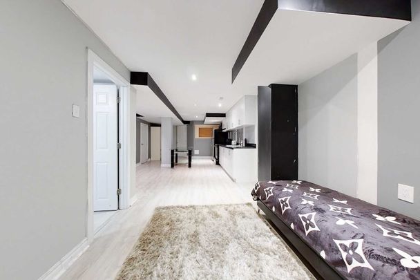 For Lease - 5940 Ridgecrest Trail, Mississauga, Ontario - Photo 1