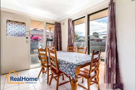 “Charming 3-Bedroom Family Home for Rent in Heberham” - Photo 5