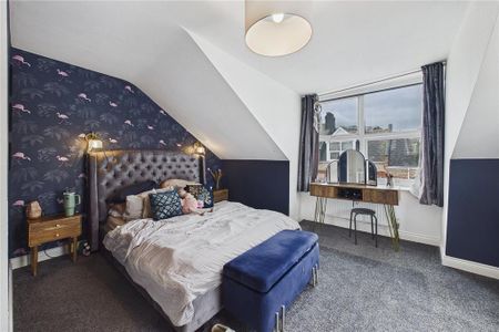 4 bedroom end of terrace house to rent - Photo 4