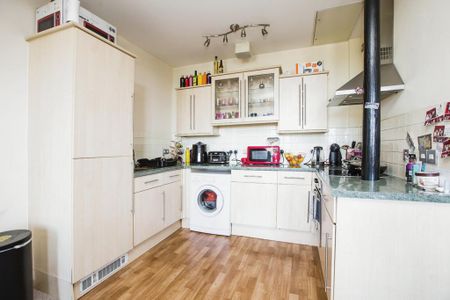2 bedroom apartment to rent - Photo 4