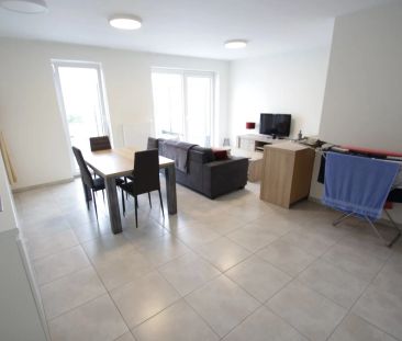 Recent en volledig afgewerkt appartement met carport in centrum Bes... - Photo 1