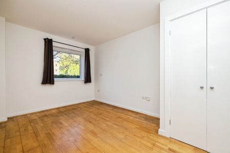 2 Bed Flat, Mill Pond Close, SW8 - Photo 4