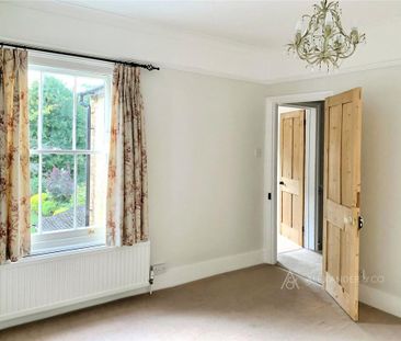 4 bedroom terraced house to rent - Photo 4