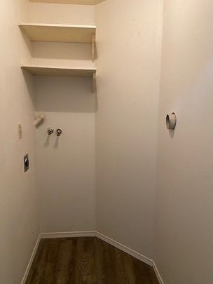 MAYFAIR VILLAGE WEST 1BD/1BA - Photo 1