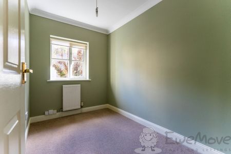 3 Bedroom - Photo 2
