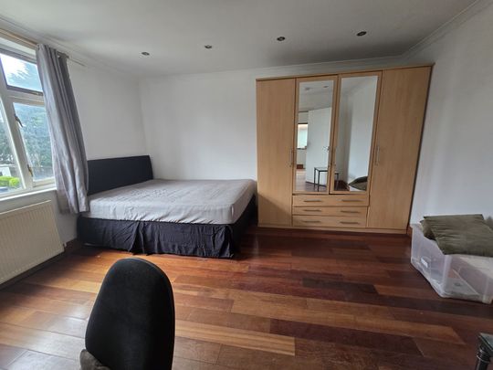 Ferrers Avenue, West Drayton - Photo 1