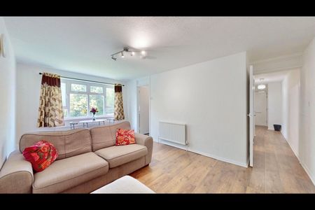 2 Bed Flat, Chilvins Court, N3 - Photo 2