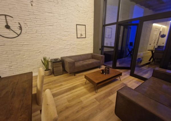 Renovated apartment close to Sagrada Familia