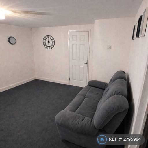 4 bedroom detached house to rent - Photo 1