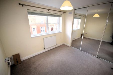 3 bedroom terraced house to rent - Photo 4