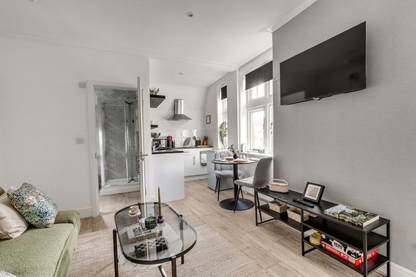 Kensington High Street - Photo 1