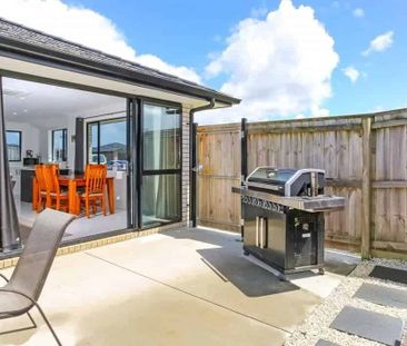 Stand - alone Family Home on a Quiet Cul-de-Sac - Photo 4