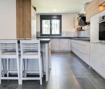 Luxury Villa for rent in Marbella, Andalusia - Photo 3